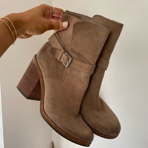Sam Edelman distressed 9.5 tan block heel boots